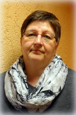 Irena Schaefer, Sekretärin
